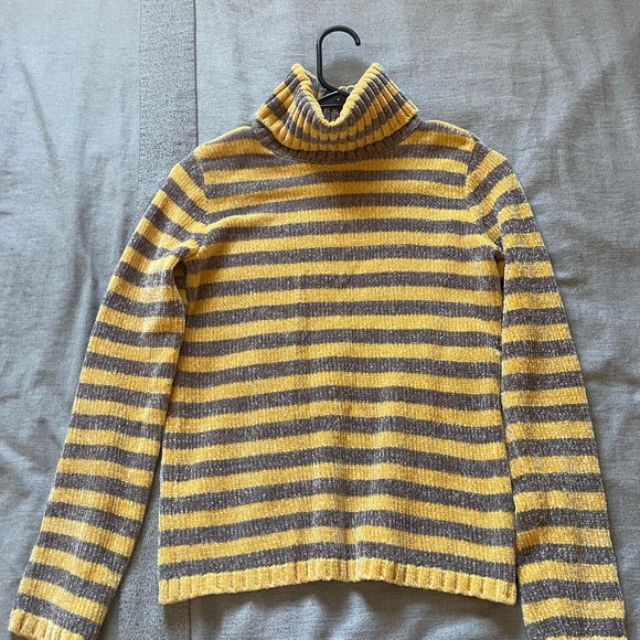 Revolve: Lovers + Friends sweater. Size XS. Like new. - Picture 3 of 7